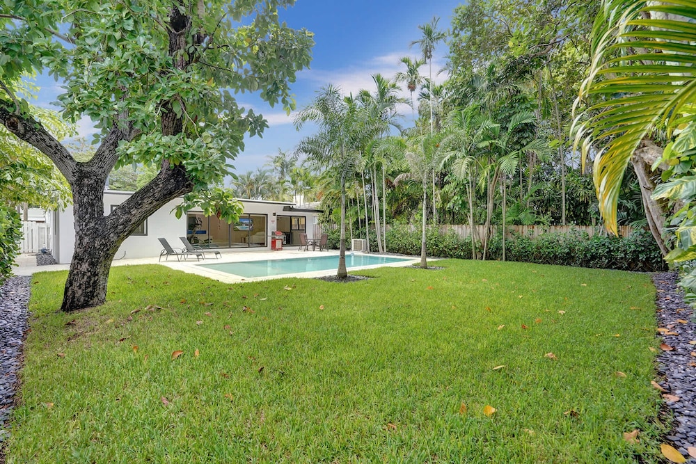 Hibiscus House in Fort Lauderdale