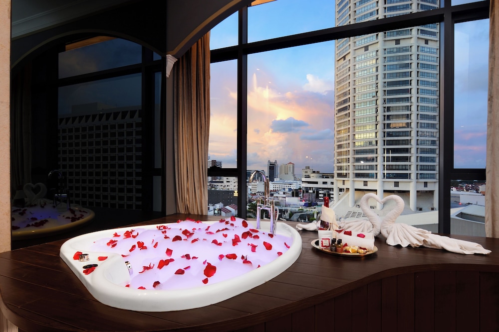 The Granite Luxury Hotel Penang 104