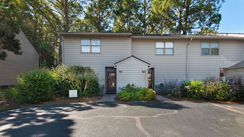 2br/2.5ba, Pool, Tennis, Beach Access!