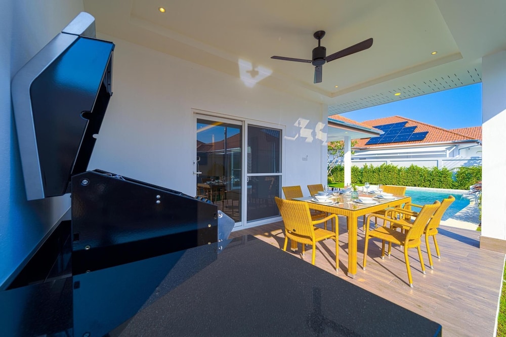 Brand-New Modern 3-Bedroom Villa MB20