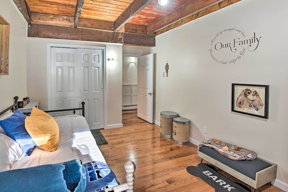 Pet-friendly Gilford Home by Gunstock Ski Mountain view 5