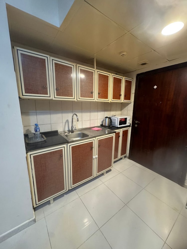 Furnished Studio Appartment in Burdubai