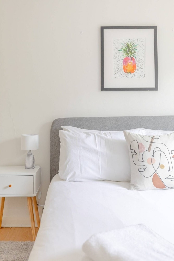 Serene & Stylish 1BD Flat - Tooting Bec!