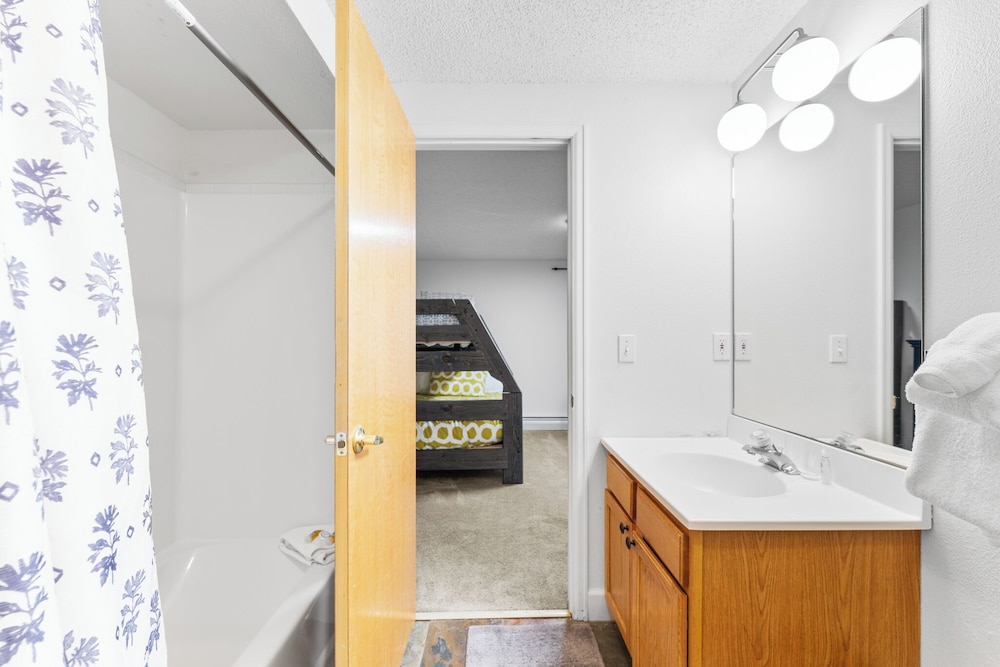 Saddle Ridge Townhomes #253 : 2
