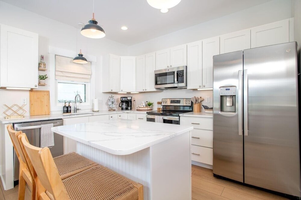 Salty Dalty & Three Buoys 3 Bedroom Townhouse
