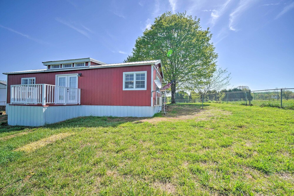 Sweetwater Vacations - Landscape Views: Sweetwater Country Cottage! - Property Image 5