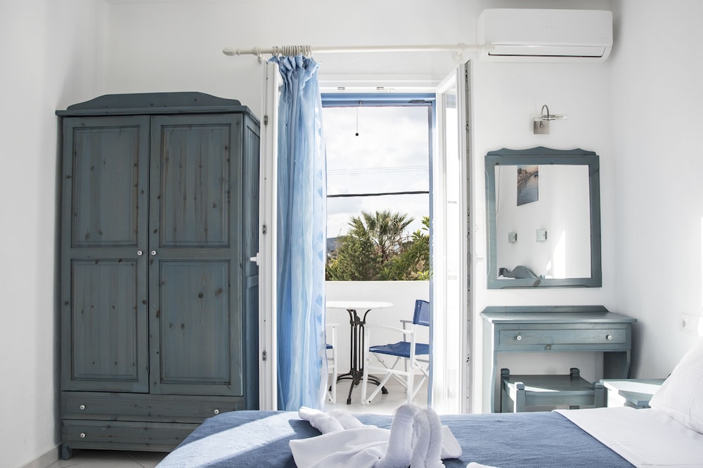 Ikaros Studios & Apartments photo 4