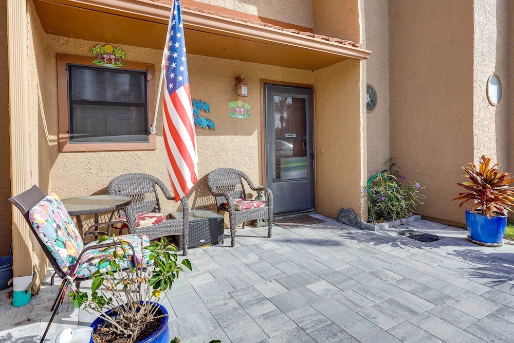 PCB Townhome w/ Resort Amenities - Walk to Ocean!