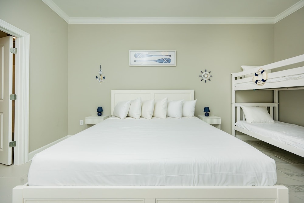Phoenix Gulf Shores Ii 1902 3 Bedroom Condo