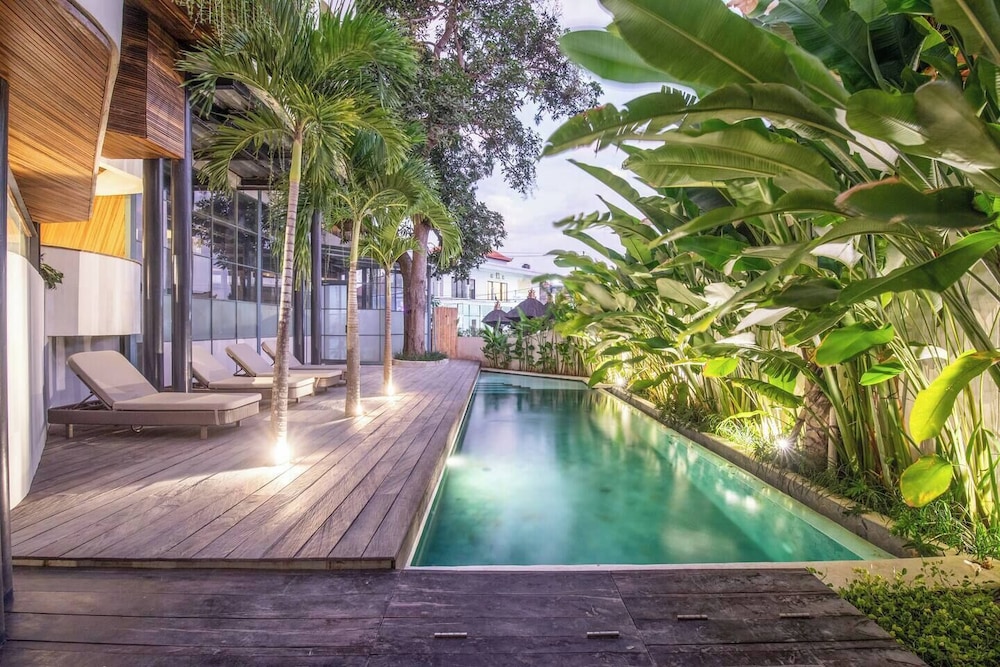 Modern 1-br Loft With Art Deco Vibe Shared Pool