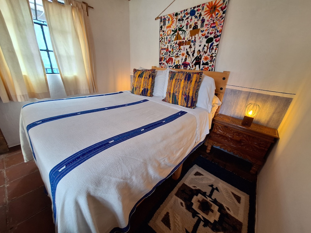 Yellow House - Hostel