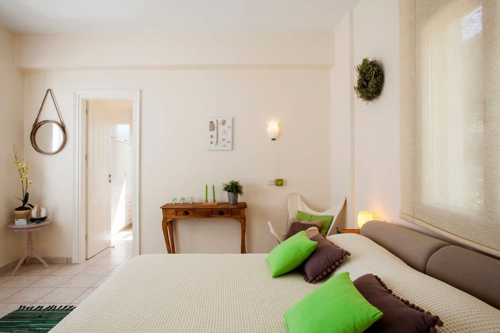 Artemis Spacious Luxury Villa With XL Private Pool