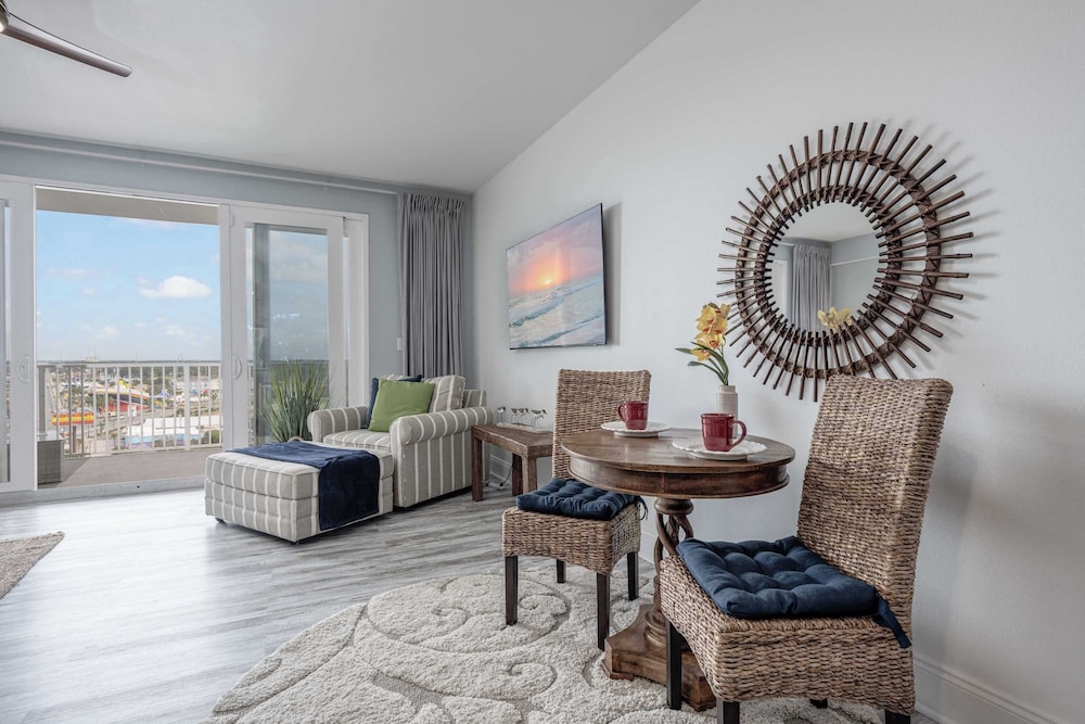 J Lews Place in Laketown Wharf!