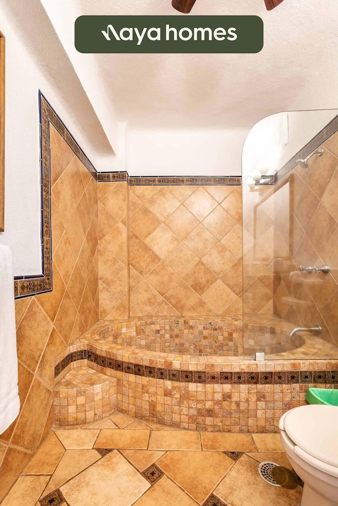 Ocean View 2Br Condo-balcony-beach-pool - 610