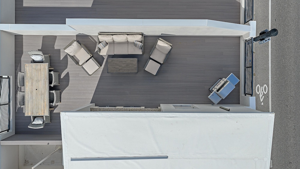 Coastal Moderne 2 Bedroom Townhouse