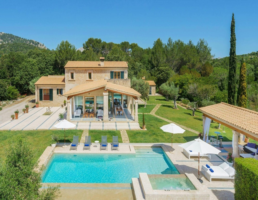 Nice Villa Near Golf of Pollensa
