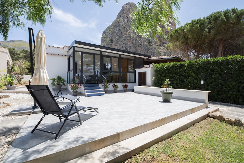 Villa Makar Sea View