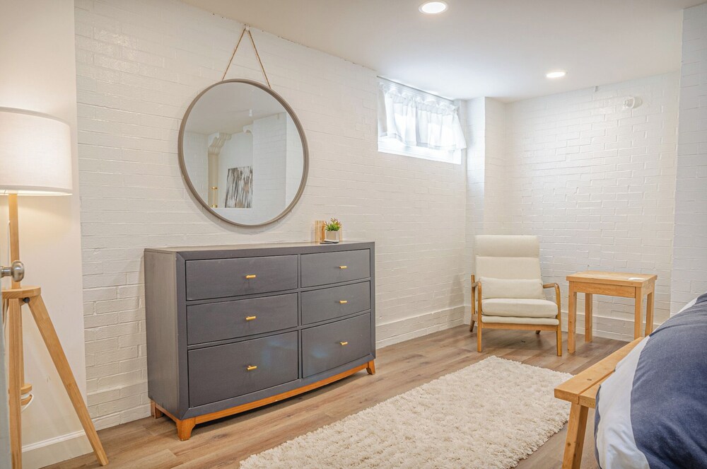 The Midtown Cozy Nook - Near Fort Moore