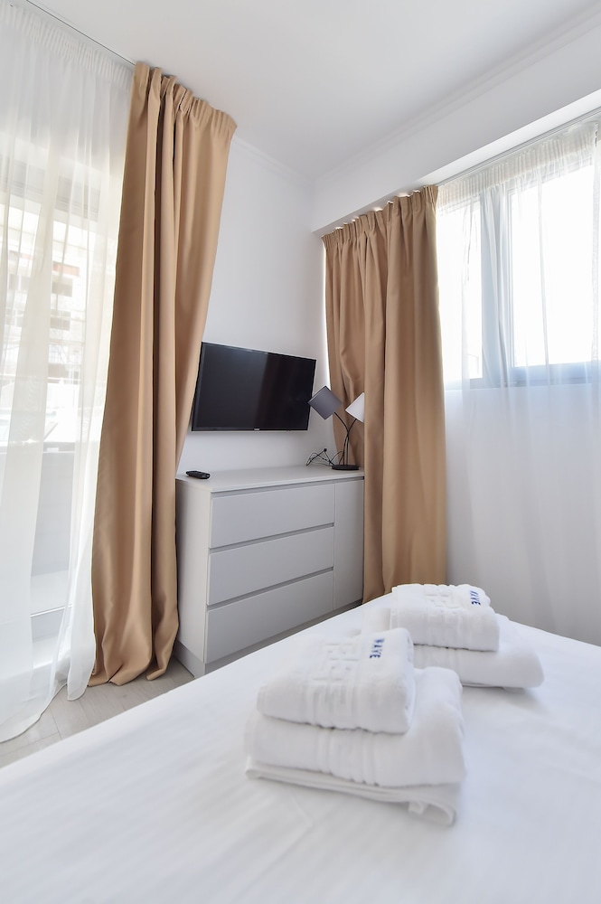 Wave 3 Promenada Apartments view 5