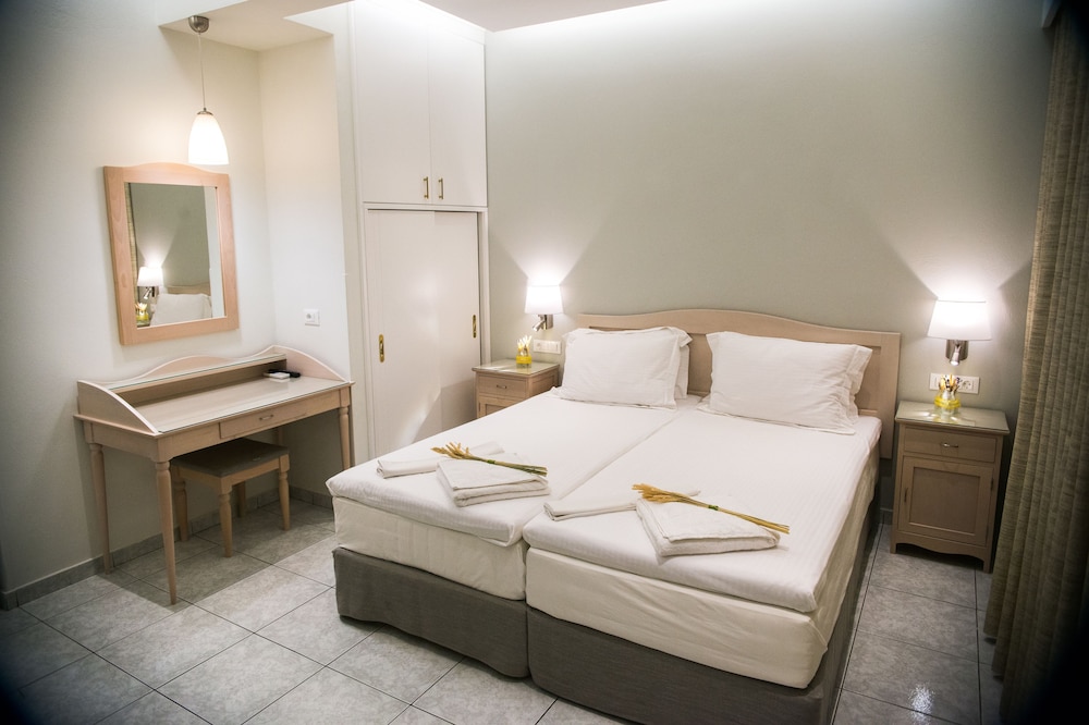 Maria Plomari Apartments photo 3