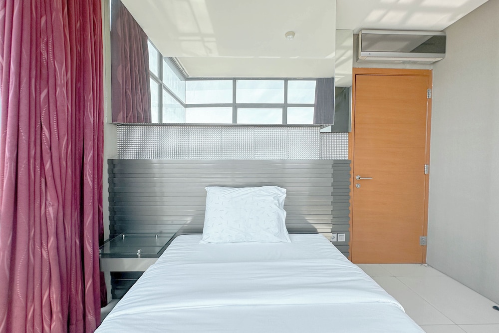 Spacious And Comfortable Living 3Br Apartment At Aryaduta Residence