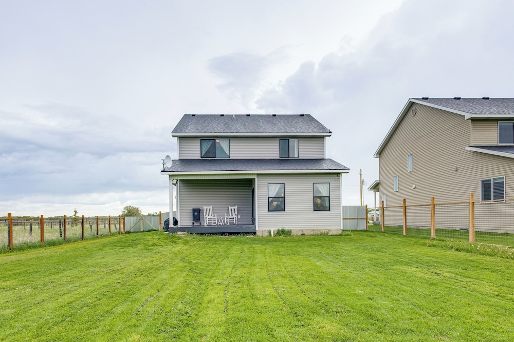 4 Mi to Snake River: Family Home w/ Yard in Rigby