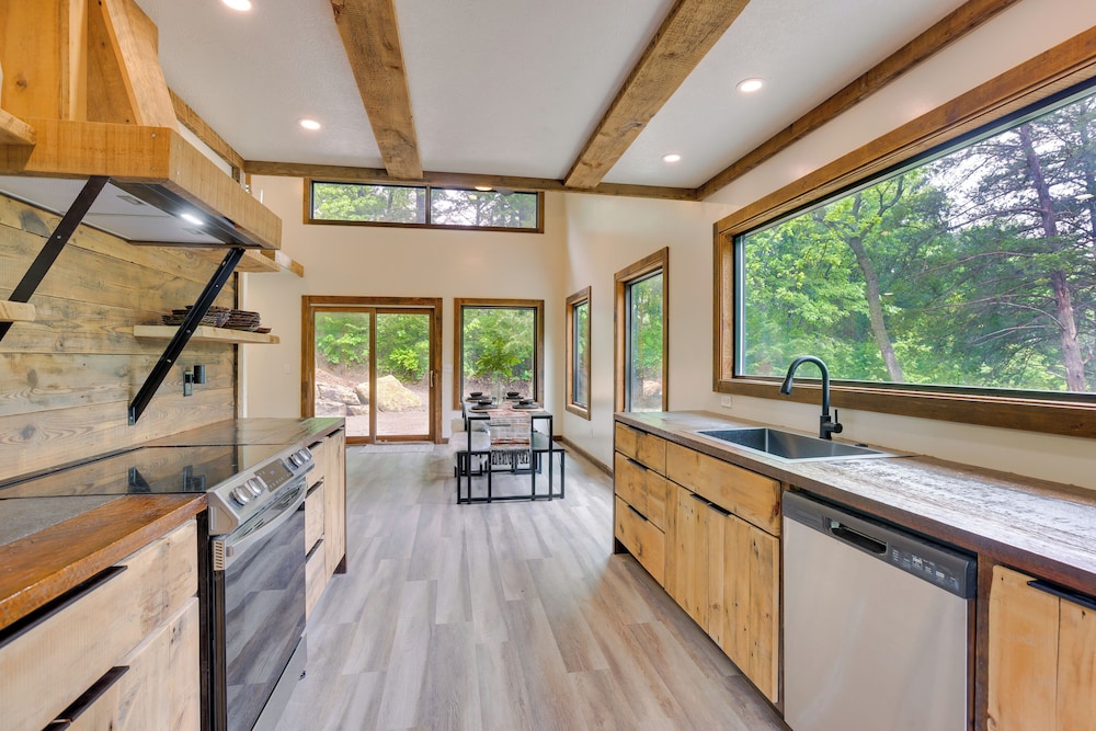 Modern Louisville Home on 3 Acres w/ Gas Fire Pit! view 4