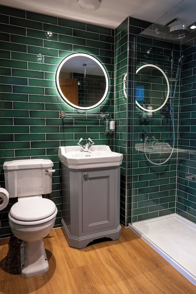 Wheatsheaf Hotel - Virginia Water by Chef and Brewer Collection