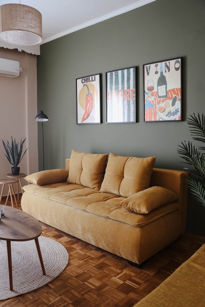 Citylight Apartment by Corfuescapes