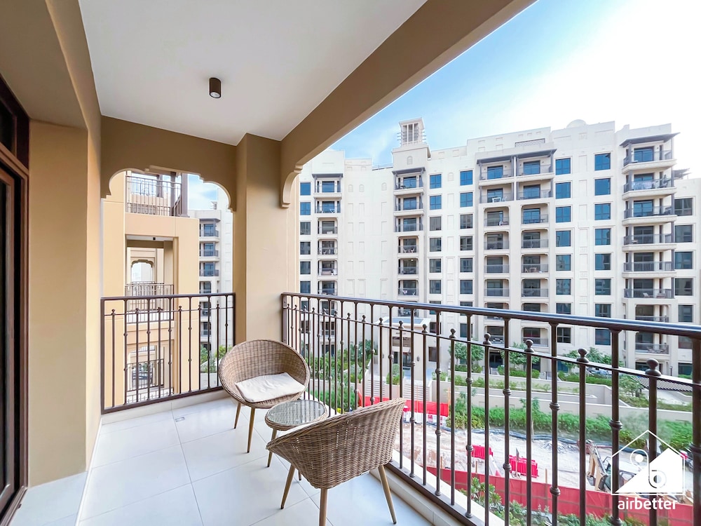 Luxury & Comfort 1B at Al Jadeel 2 Jumeirah Living