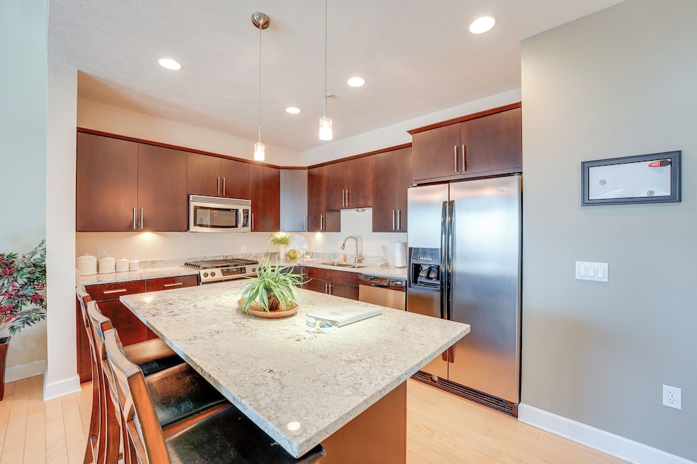 Marina, Pool & Balcony: Modern Spring Lake Condo