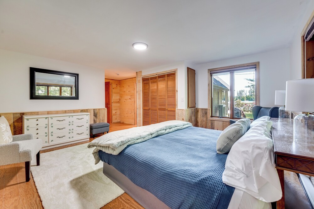 Annabessacook Lake Retreat w/ Deck: Pets Welcome!