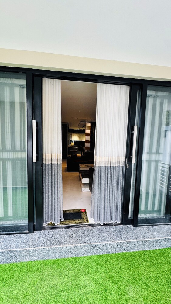 SAFE HEAVEN ROOMS