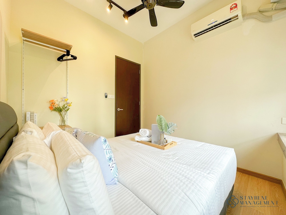 Country Garden Danga Bay Sea View Homestay by Stayrene