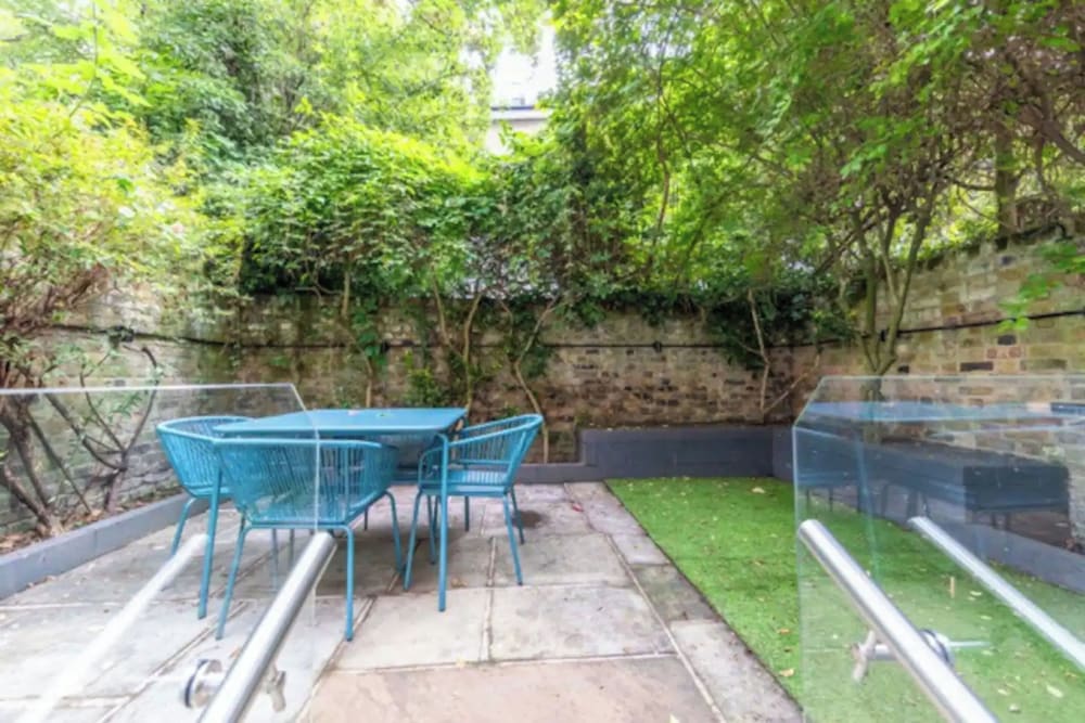 Beautifully Refurbished 2BD Flat - Earl's Court!