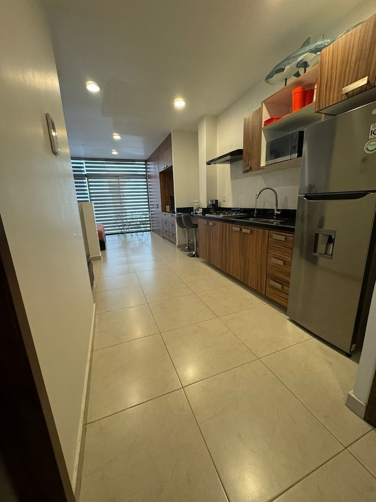 Cambria Versalles by Tovigo Rentals