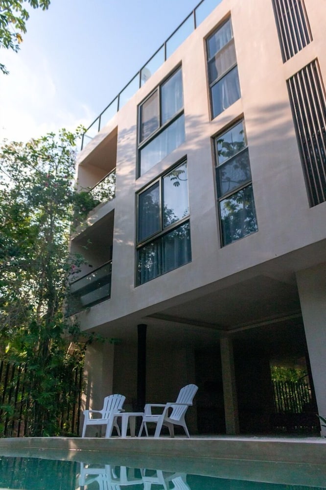 Santuario Apartments
