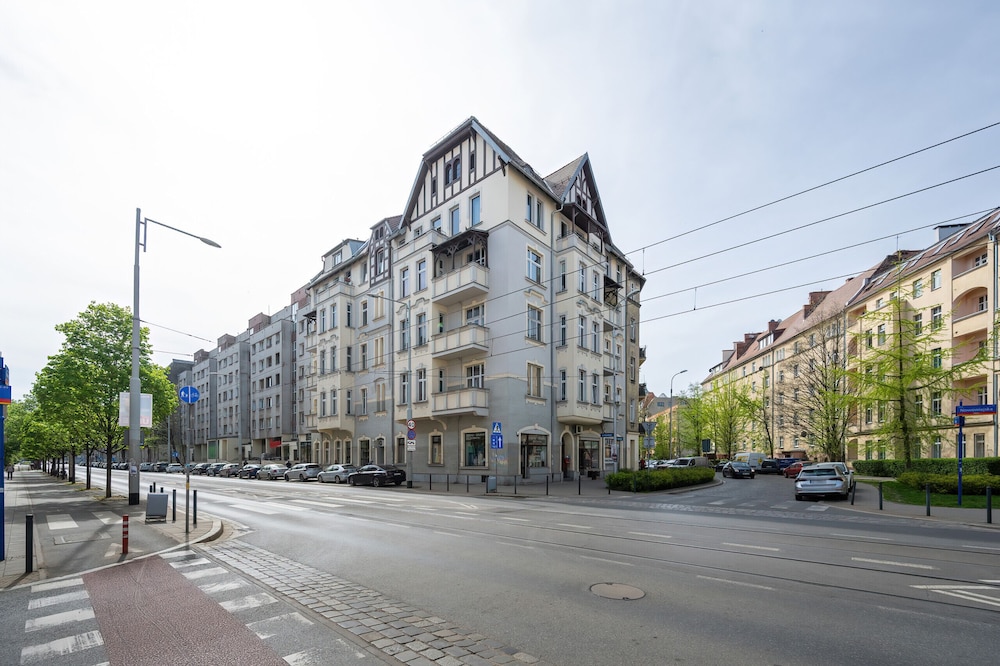White Studio With Balcony by Renters view 2