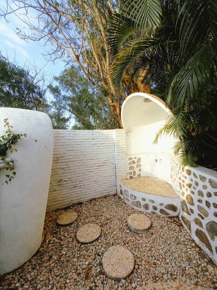 Mentigibay Dome Villa Lombok