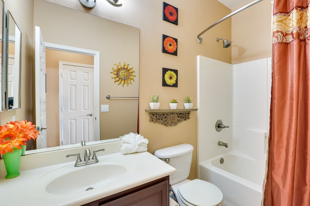 5 Mi to State Farm Stadium: Home w/ Private Pool!