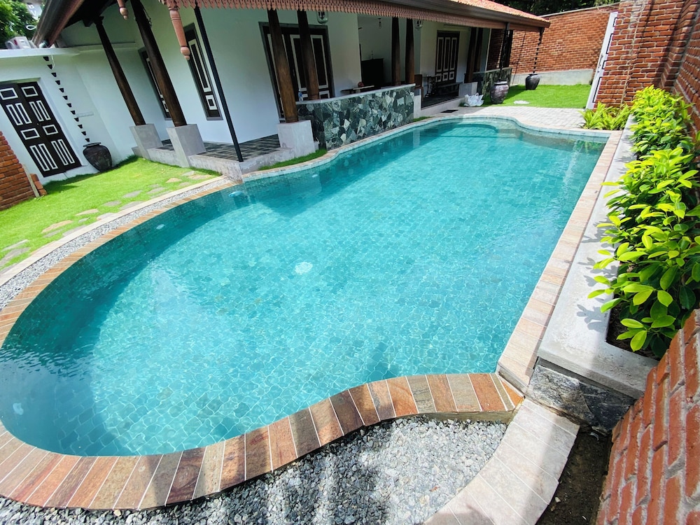Thaprobana Villa Tangalle Private Villa