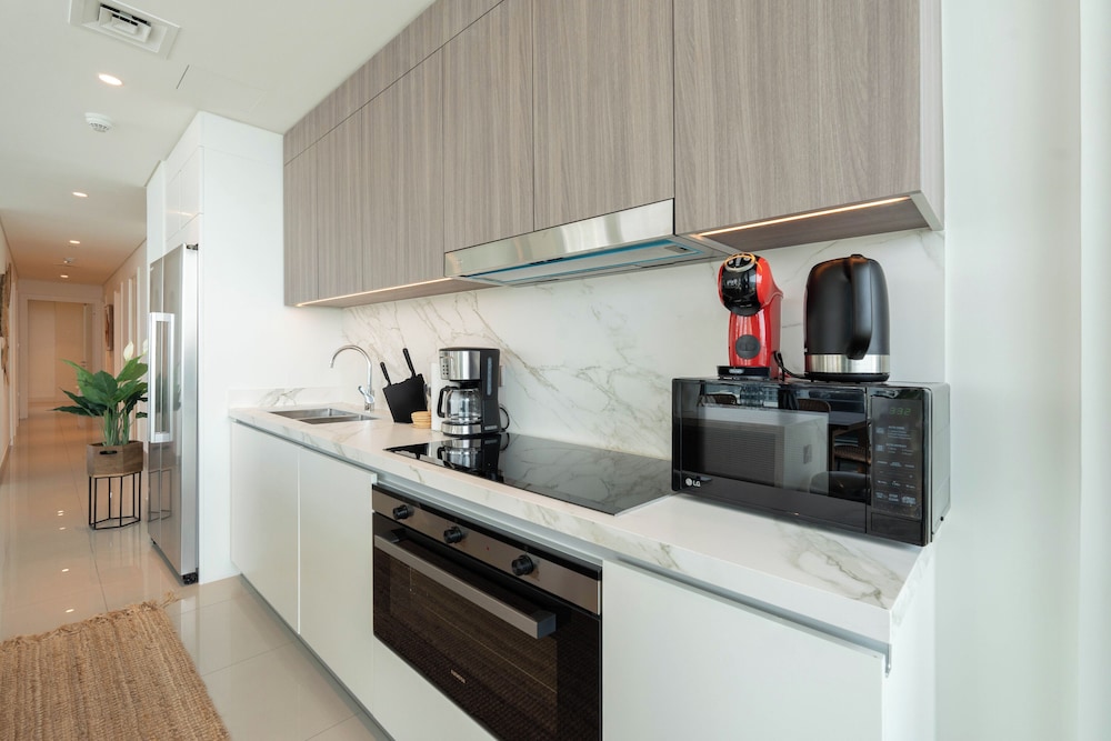 KeyRock - Sea View Beachfront Penthouse