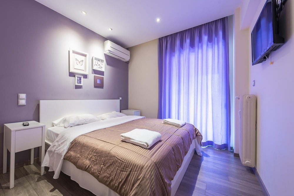 An Impressive 2 bdr Apt in Glyfada photo 3