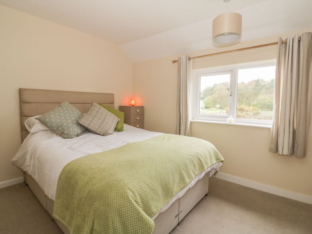2 Hillside Cottages view 4