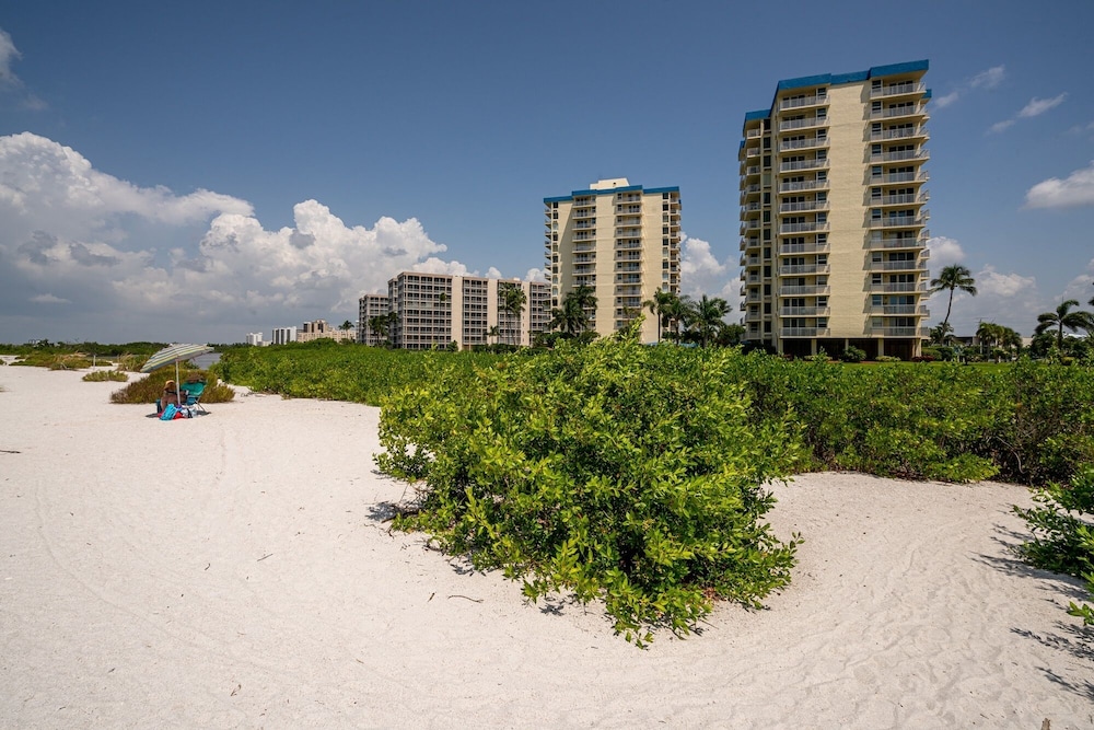 Updated Gulf Front Condo On The South End Of Fort Myers Beach! 1 Bedroom Condo by RedAwning view 4