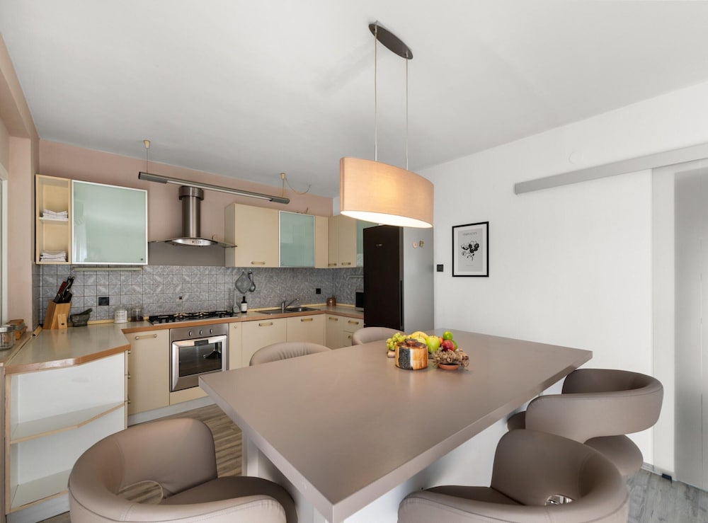 Premium Apartment With Patio