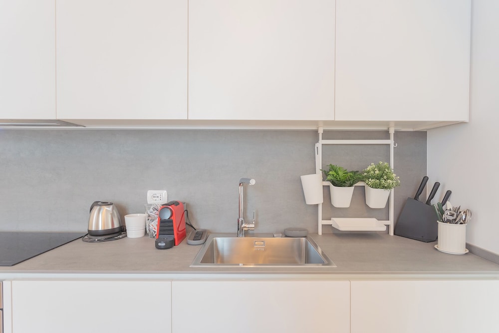 Independence Apartment With Balcony by Rent all Como