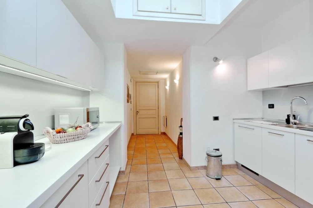 Unique Grand Trevi Fountain Apartment