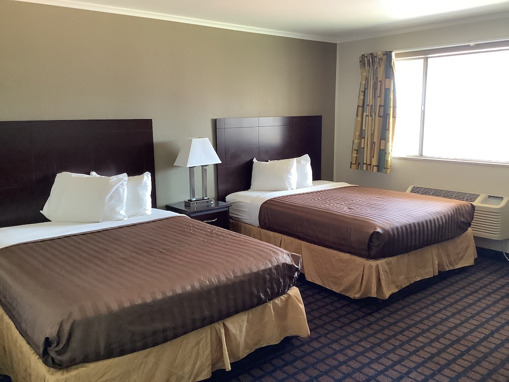 Dodge City Vacations - Silver Spur Vintage Inn  Suites - Property Image 46