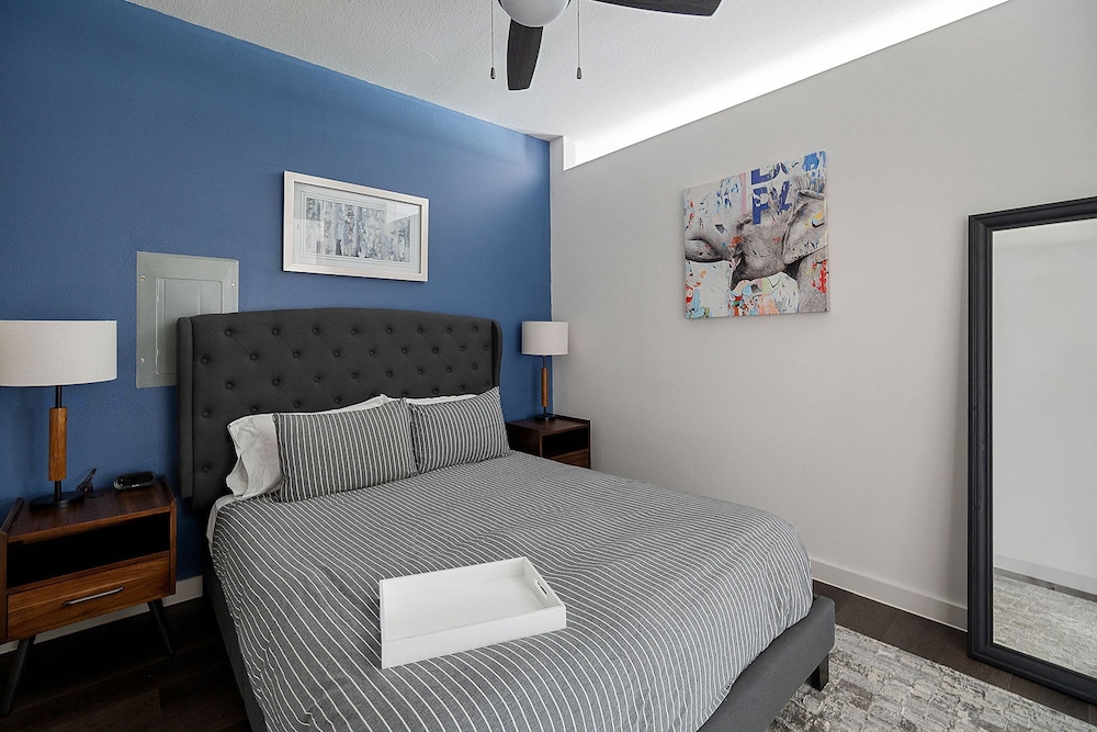Heal Fly Comfy Dallas 1BR Pool Gym Utsw